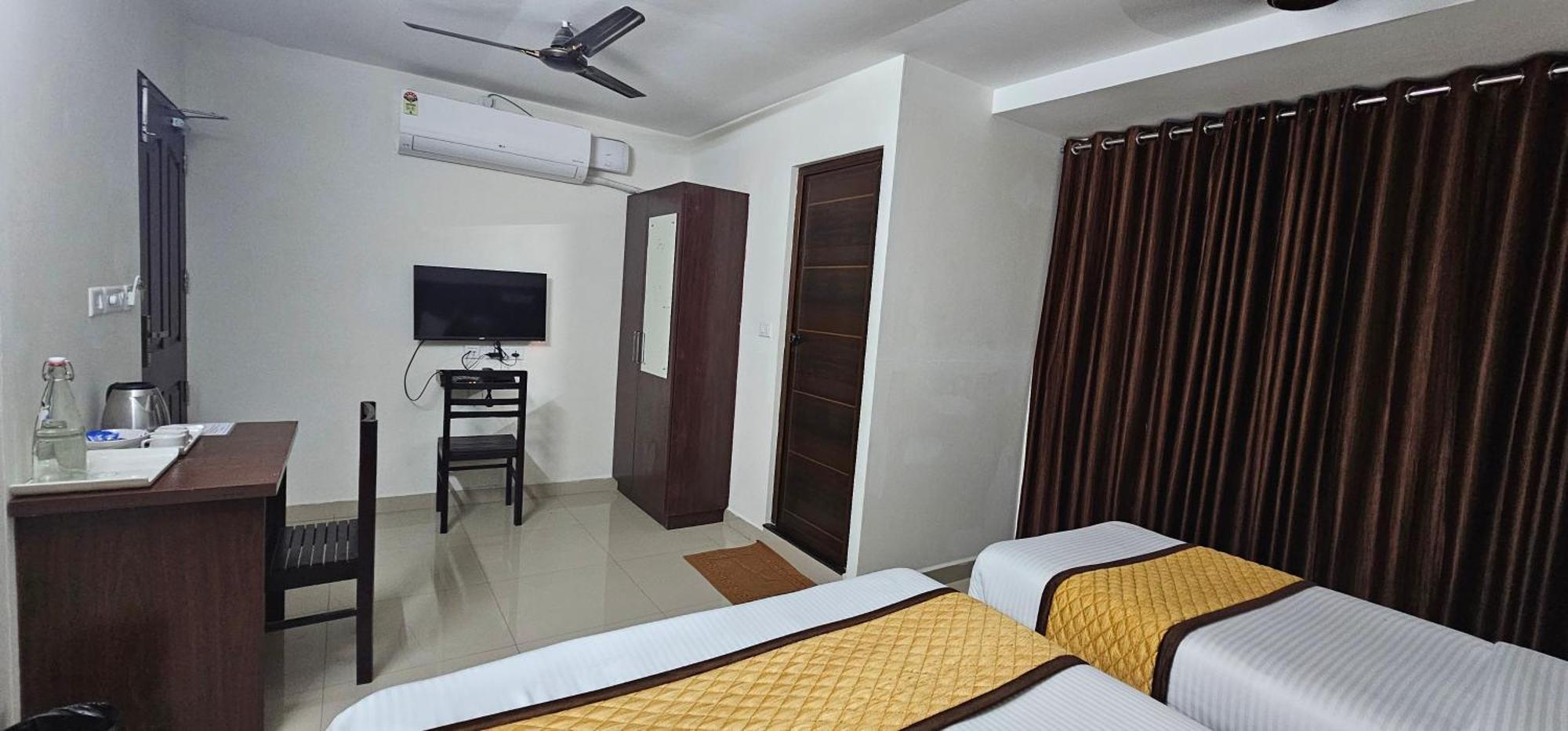 Blueway Residency Downtown Hotel Thiruvananthapuram Eksteriør billede